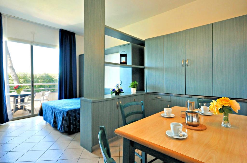 La Cecinella Apartments Марина-ди-Чечина Экстерьер фото